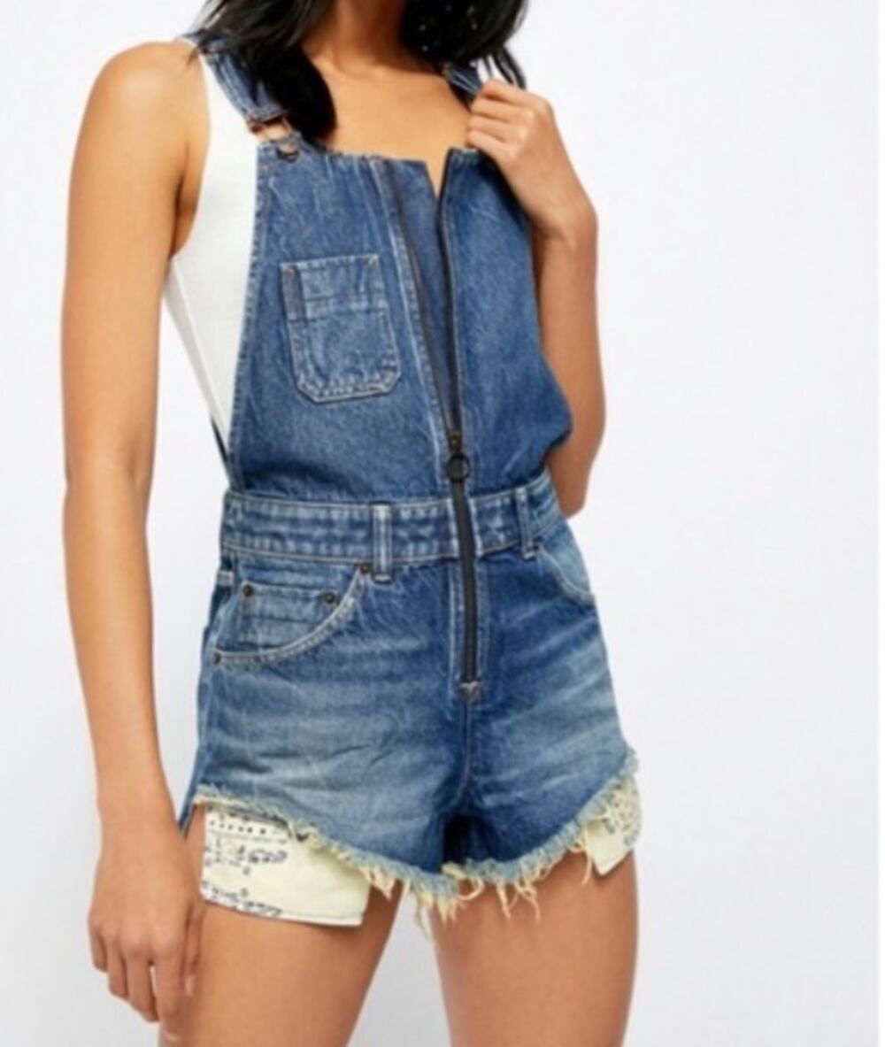 We The Free Sunkissed Denim Overall Shorts SZ 2 Blue Frayed Adjustable Front Zip